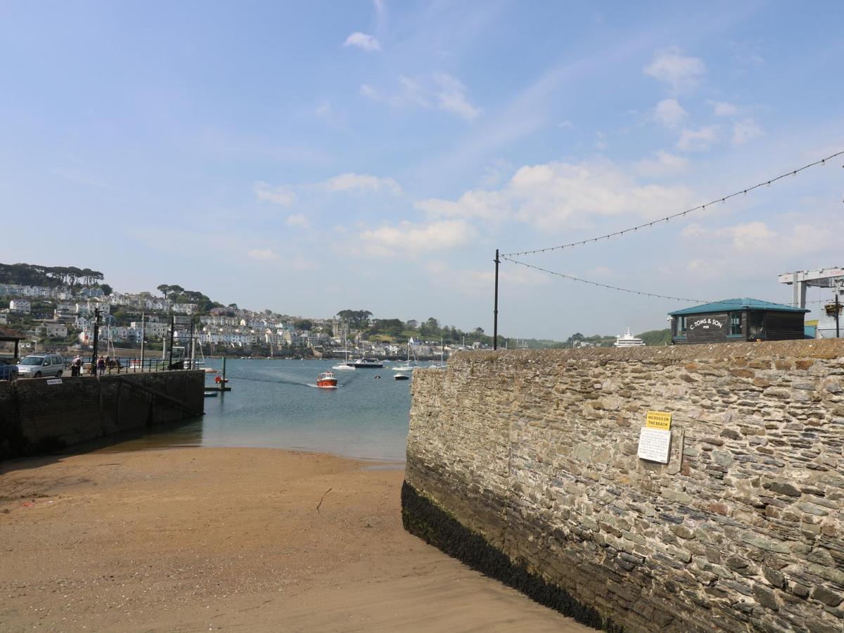 The Watch Below Polruan Exterior photo